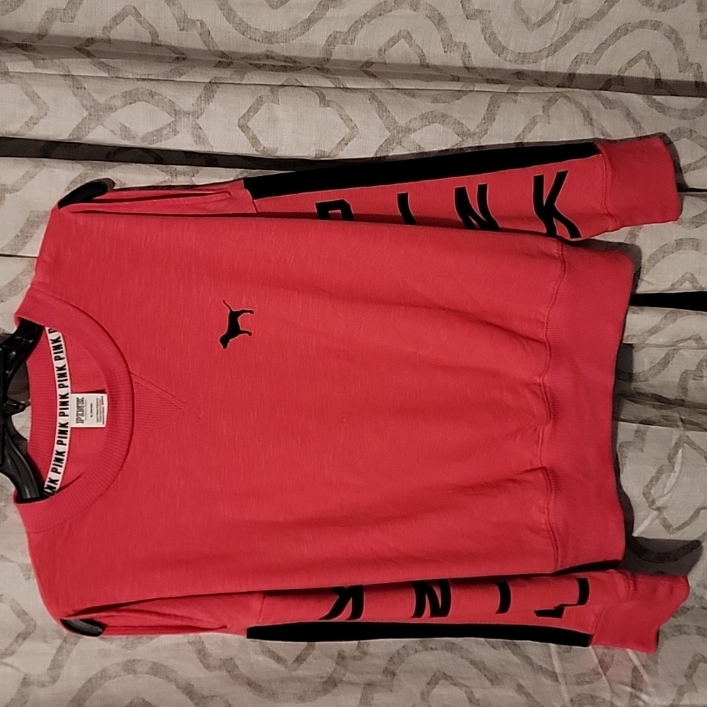 Women's  VS Pink long sleeve crewnevk sweater size medium.